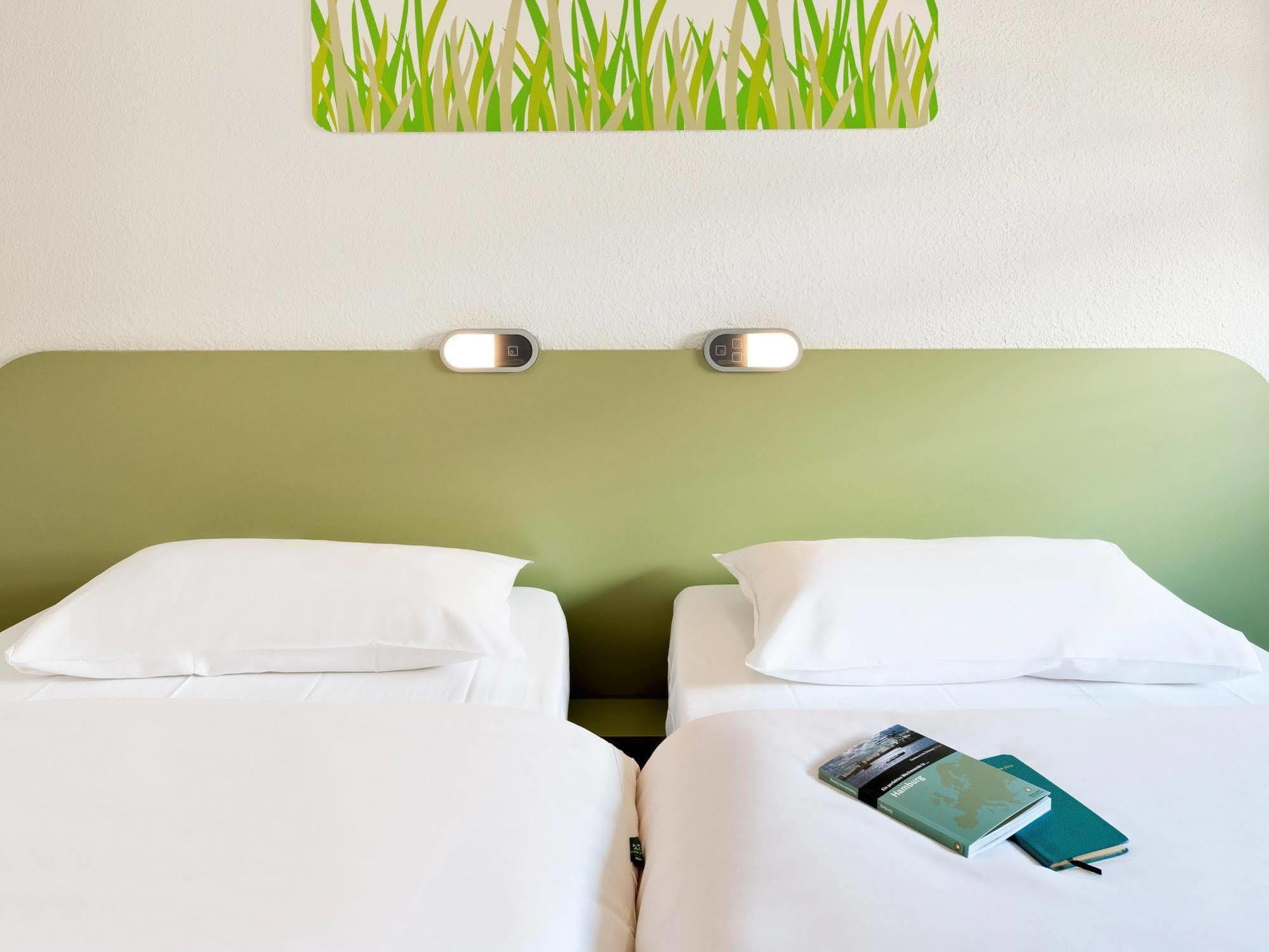 Ibis Budget Saint-Maurice Exterior foto